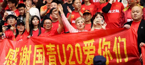 乐鱼体育官方登录入口-亚洲强队夺冠在望，掀起球迷热潮