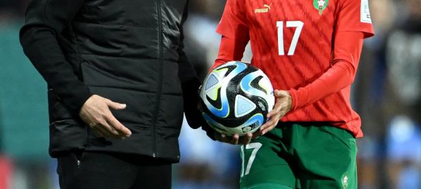 乐鱼体育官方入口-女足选手在世界级足球比赛中勇夺第一