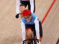 加拿大女子自行车选手夺冠，实力超群