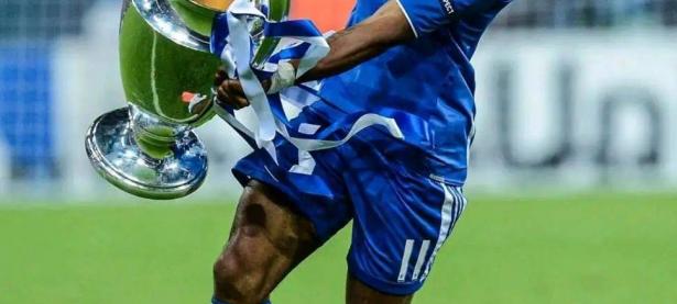 乐鱼体育活动-关于切尔西逆袭击败对手，门将切赫扑救关键球杆的信息