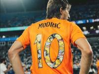 乐鱼体育官网-皇马主帅坚守阵地，成功带领球队取得胜利！