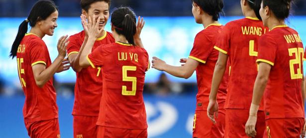 乐鱼体育链接-中国女足队员体现团队力量，获胜比赛