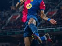 乐鱼体育平台-瓦伦西亚主场惨败，巴萨继续领跑积分榜的简单介绍