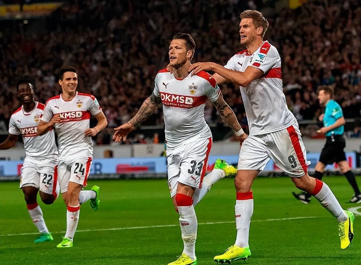 斯图加特球员输出火力,连胜对手 斯图加特球员输出火力,连胜对手