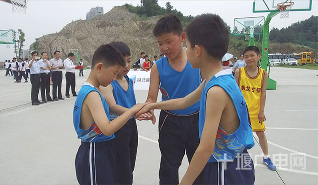 南亚球队在激烈比拼中以微弱优势获胜的简单介绍 南亚球队在激烈比拼中以微弱优势获胜的简单介绍