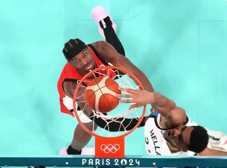 希腊男篮队展现强劲实力,登顶领奖台 希腊男篮队展现强劲实力,登顶领奖台