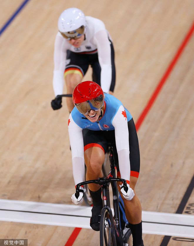 加拿大女子自行车选手夺冠,实力超群 加拿大女子自行车选手夺冠,实力超群