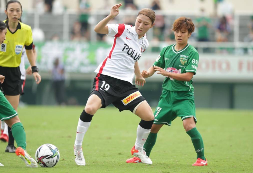 日本女足队在比赛中表现出色