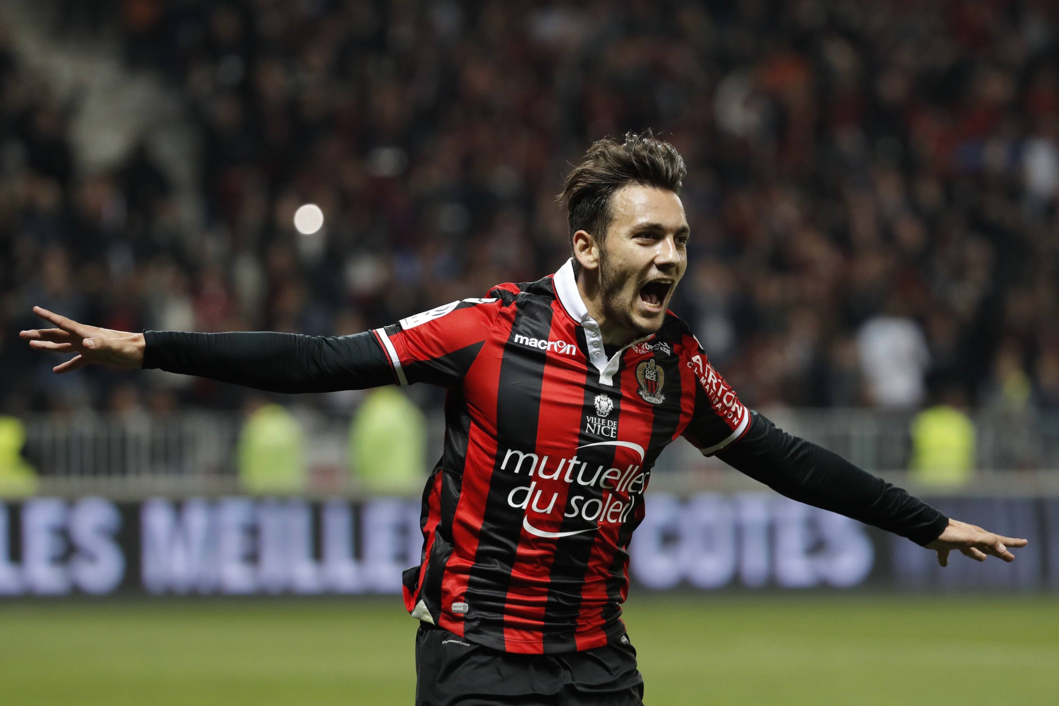 关于圣埃蒂安主场胜巴黎圣日耳曼,冲击法国足球联赛第二的信息 关于圣埃蒂安主场胜巴黎圣日耳曼,冲击法国足球联赛第二的信息