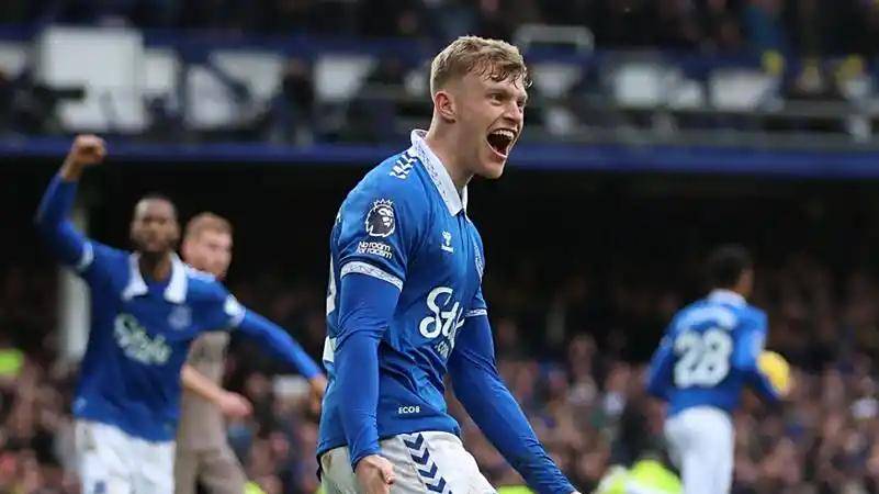 英超积分榜：埃弗顿赞助商巨额签约，转会市场或再受影响的简单介绍