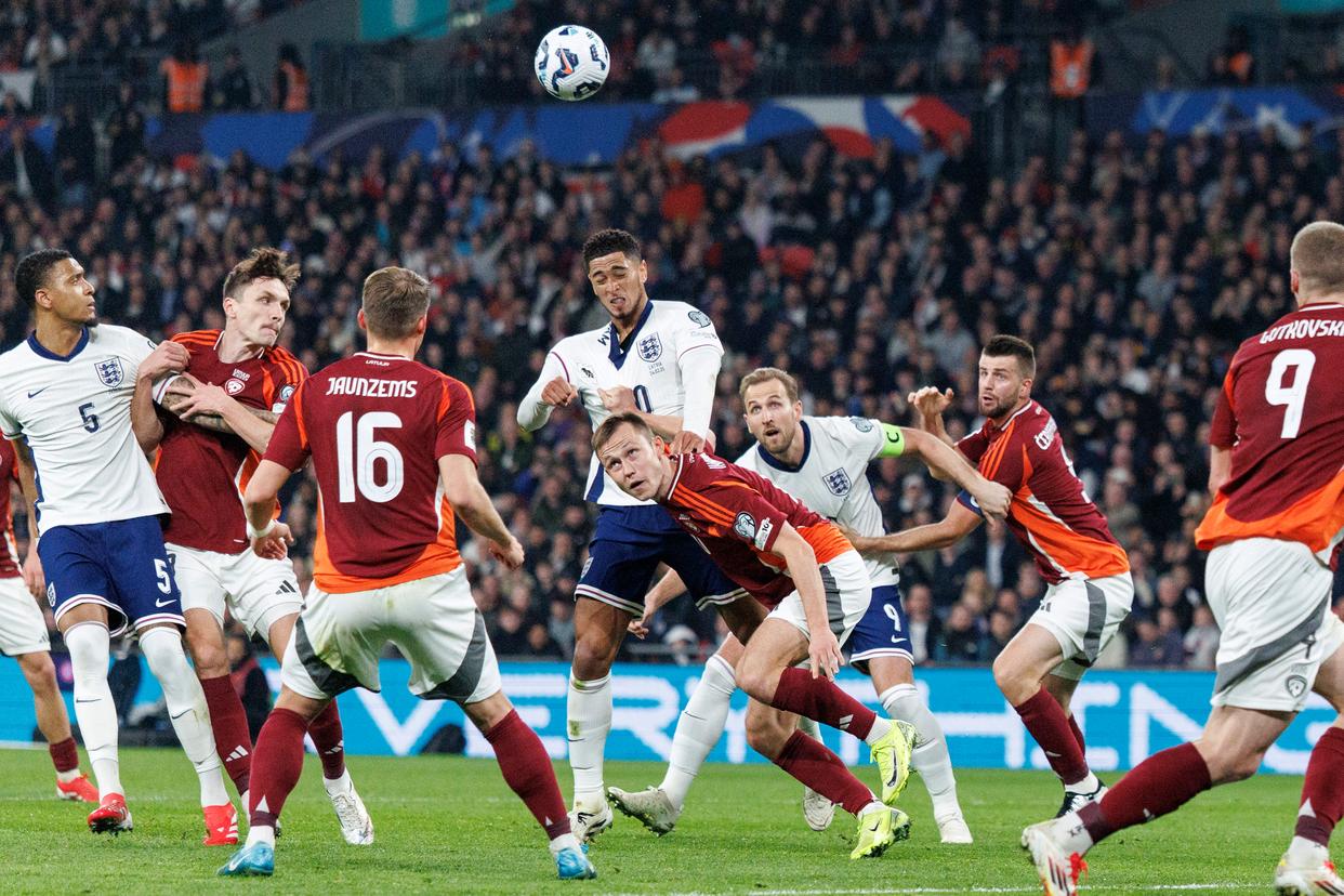 世界足球锦标赛上演精彩对决