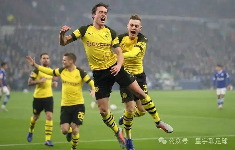 包含法兰克福客场大胜对手，保持赛季不败的词条