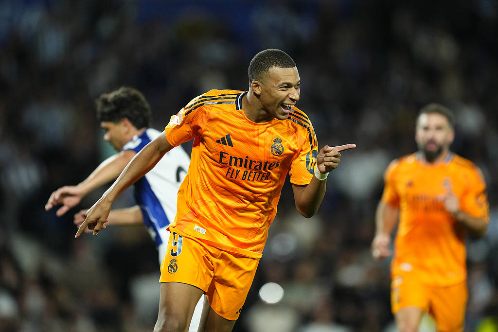 包含格拉纳达客场逼平，继续保持不败纪录的词条