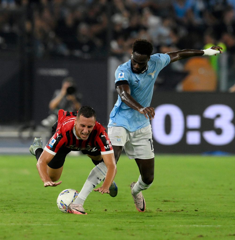 拉齐奥客场击败卡利亚里,享受胜利喜悦 拉齐奥客场击败卡利亚里,享受胜利喜悦